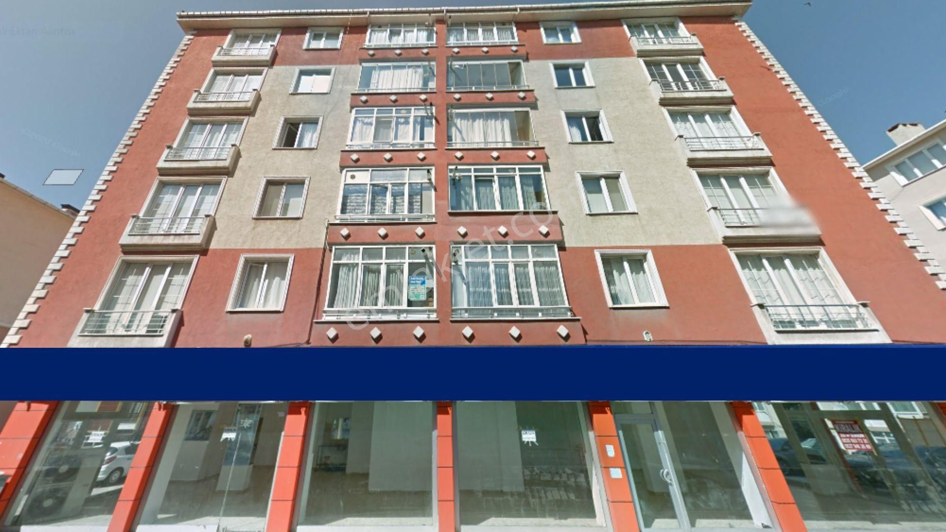 Çorlu Merkez'de Cadde Üzeri 2+1 Satılık Daire