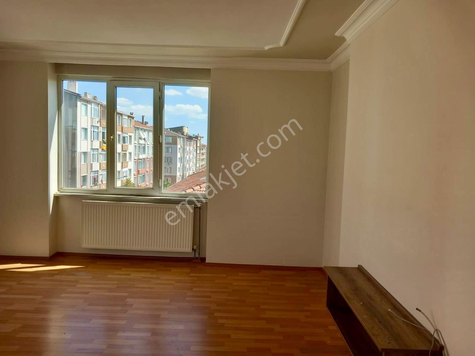 Çorlu Merkez'de Cadde Üzeri Ara Kat 2+1 Satılık Daire - Görsel 3