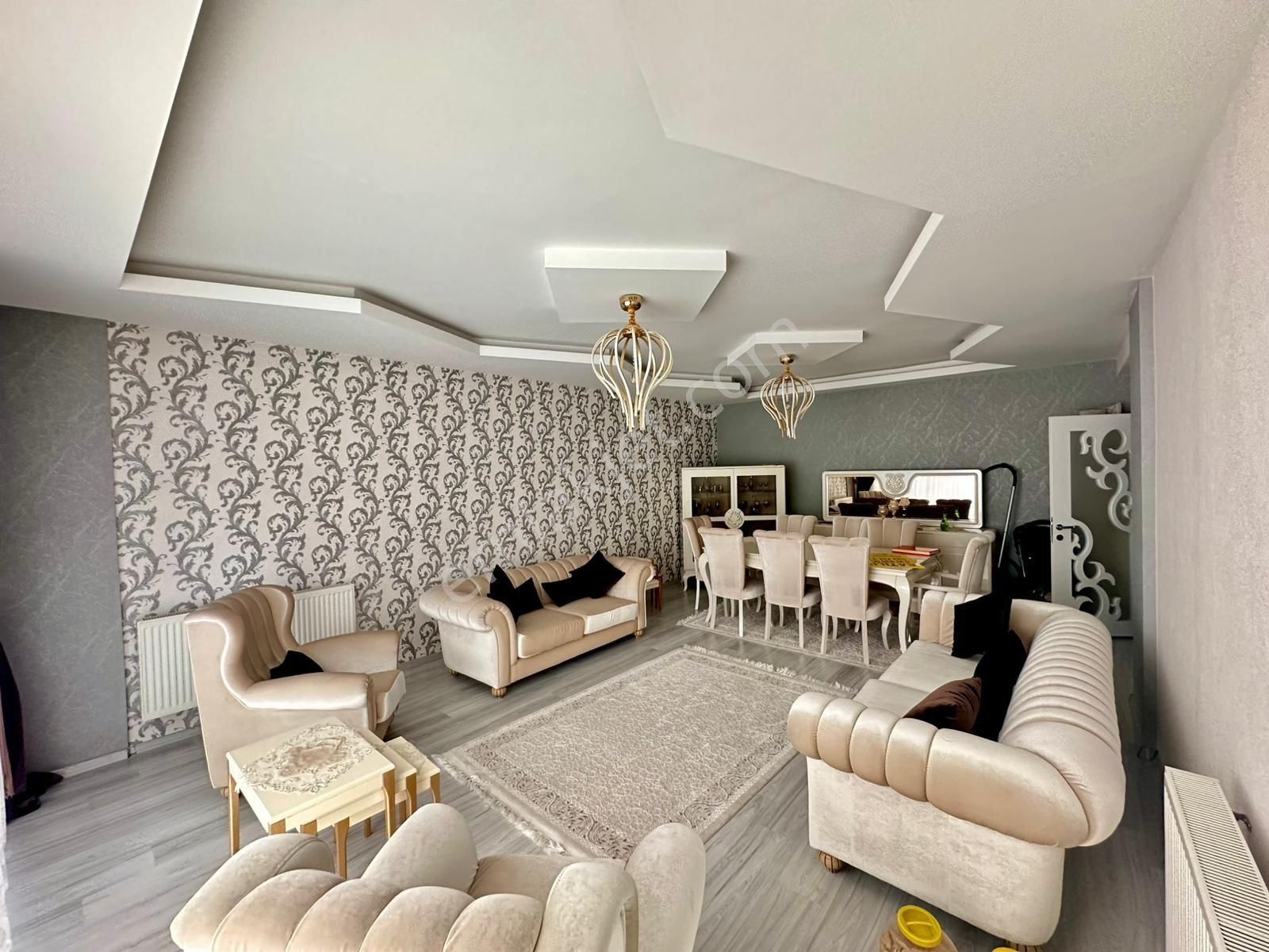 Stadyuma Yürüme Mesafesinde Satılık 4+1 Lüks Daire