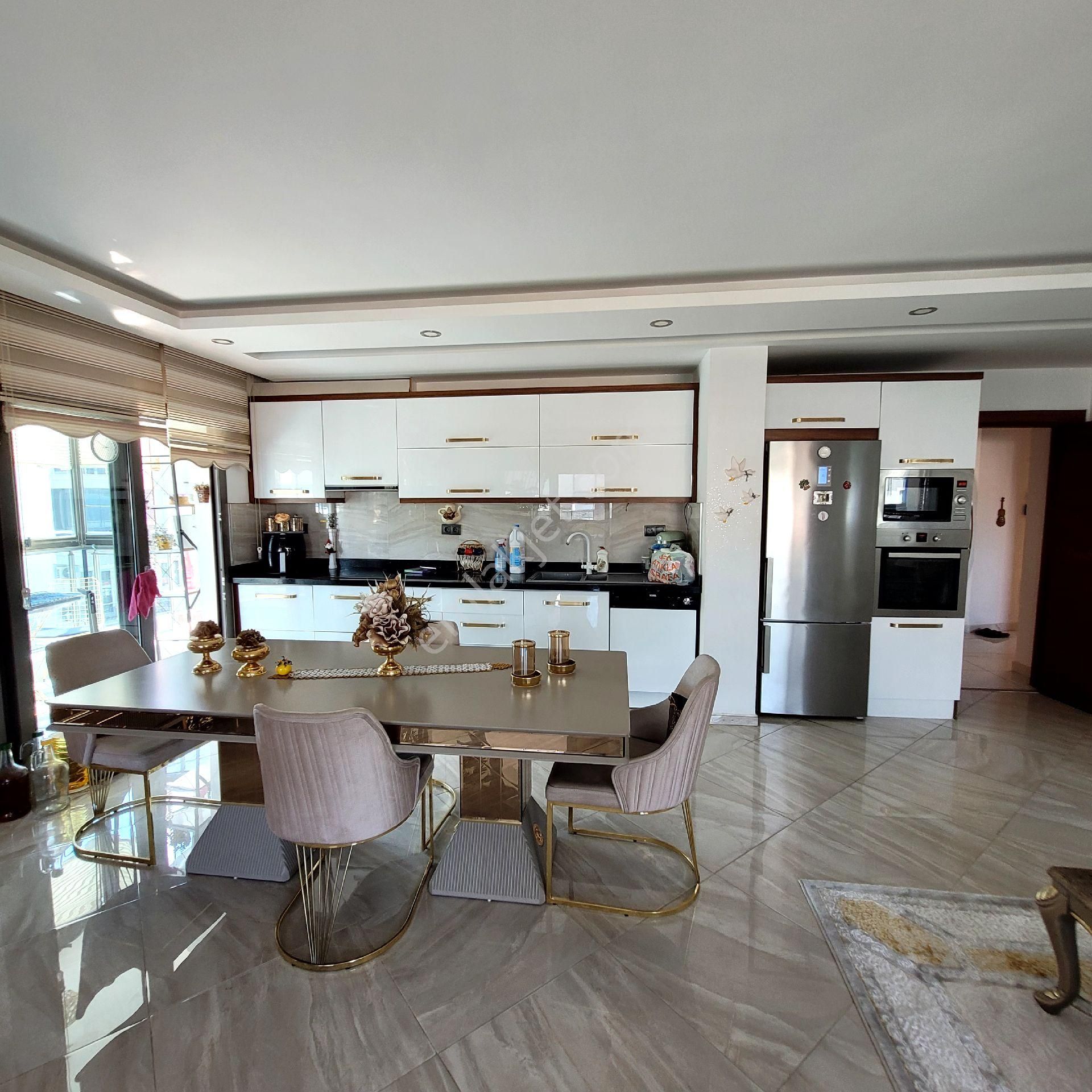 Kuşadası Satılık 3+1 Daire - Görsel 14