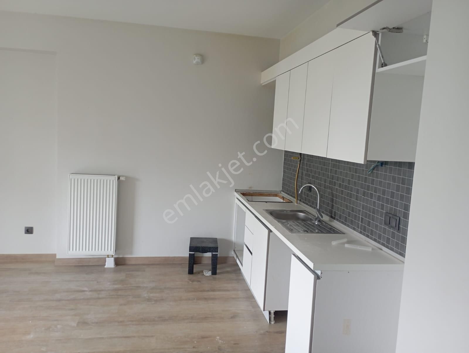 Büşra Gayrimenkulden Kiptaş 4 Te Satılık Daire 2+1 Amerikan Mutfaklı Kat 1 Boş Daire