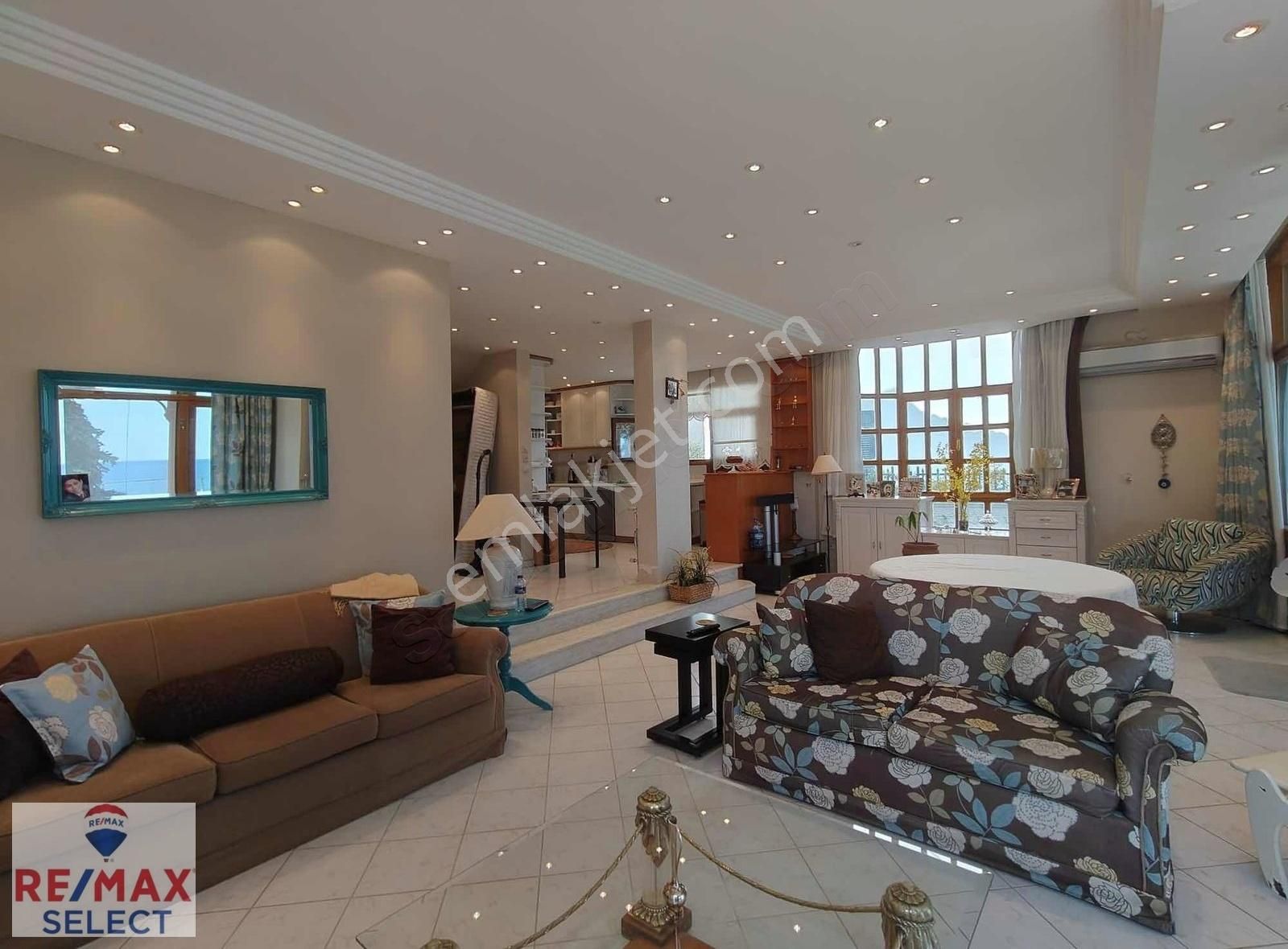 Silivri'de Panoramik Deniz Manzaralı 6+1 Mustakil Villa - Görsel 23