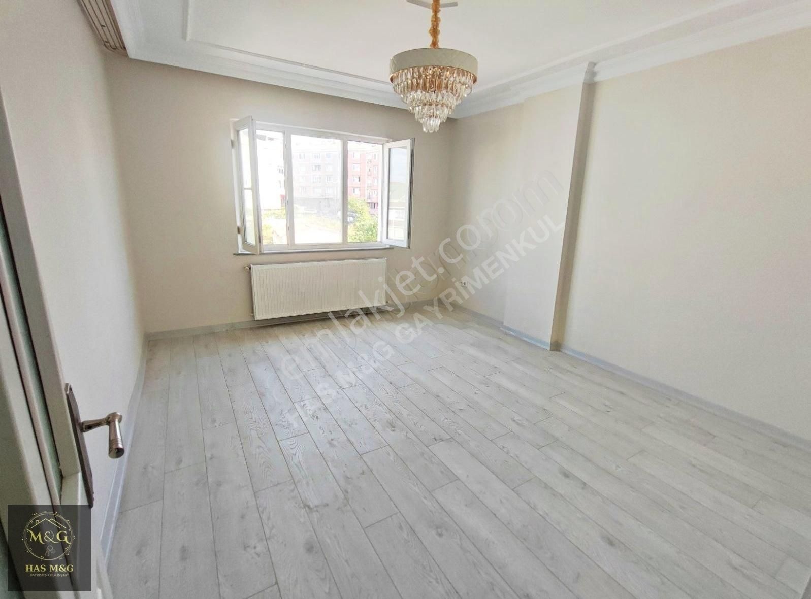Merkezde 110 Metre Geniş Lüks Yapım Çift Balkonlu Harika 2+1