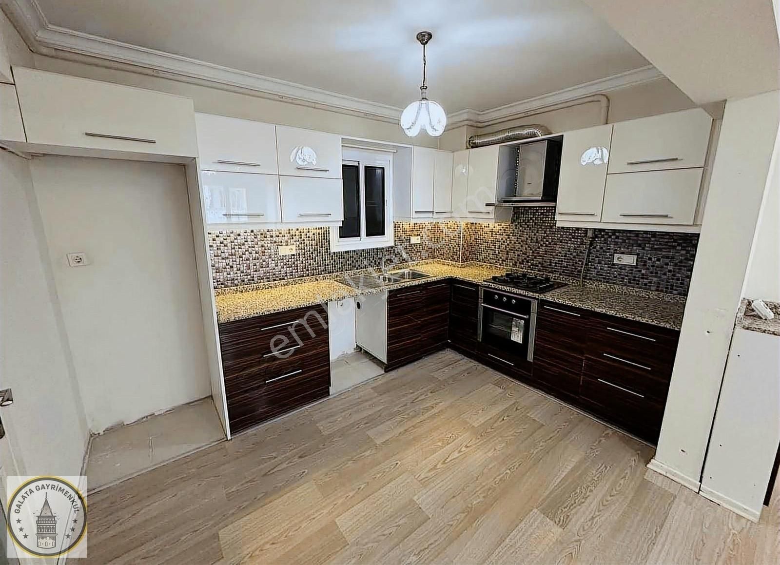 Yenicami Mahallesinde 3+1 Konum U Mükemmel Satılık Daire - Görsel 24