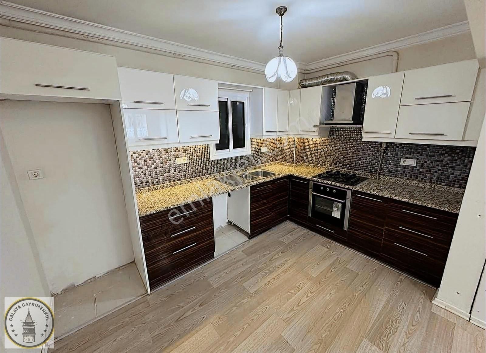 Yenicami Mahallesinde 3+1 Konum U Mükemmel Satılık Daire - Görsel 8