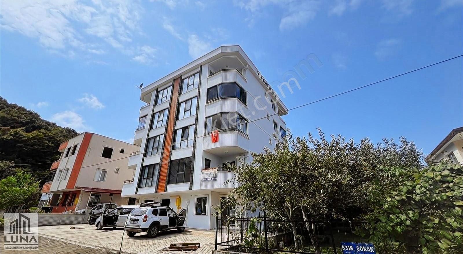 Lunadan İncesı Yalıda Deniz & Doğa Manzaralı Sıfır 2+1 Daire