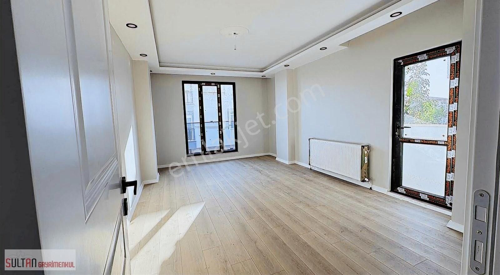 Sultan Gayrımenkul'den Bağlarbaşı Ortaokuluna Ykn 3 + 1 Orta Kat - Görsel 16