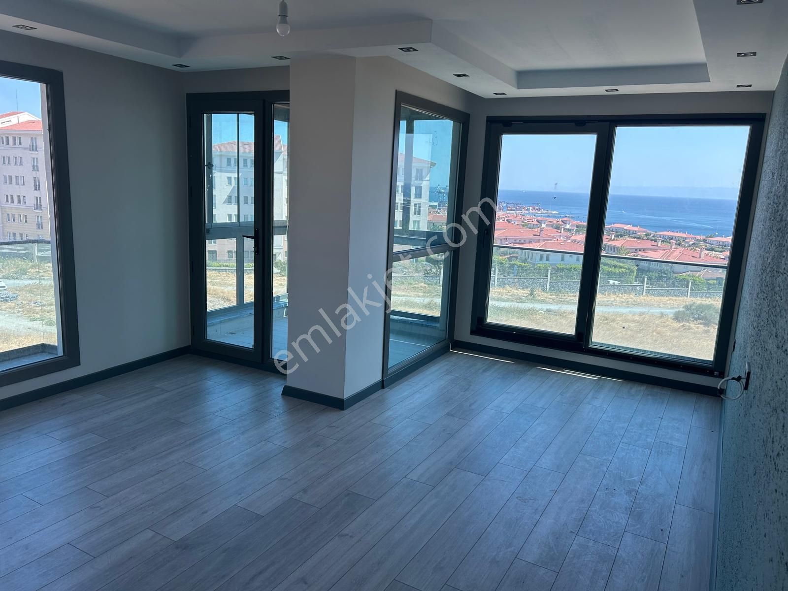 Beylikdüzü Kavaklıda 2+1 Deniz Manzaralı Satılık Daire - Görsel 2