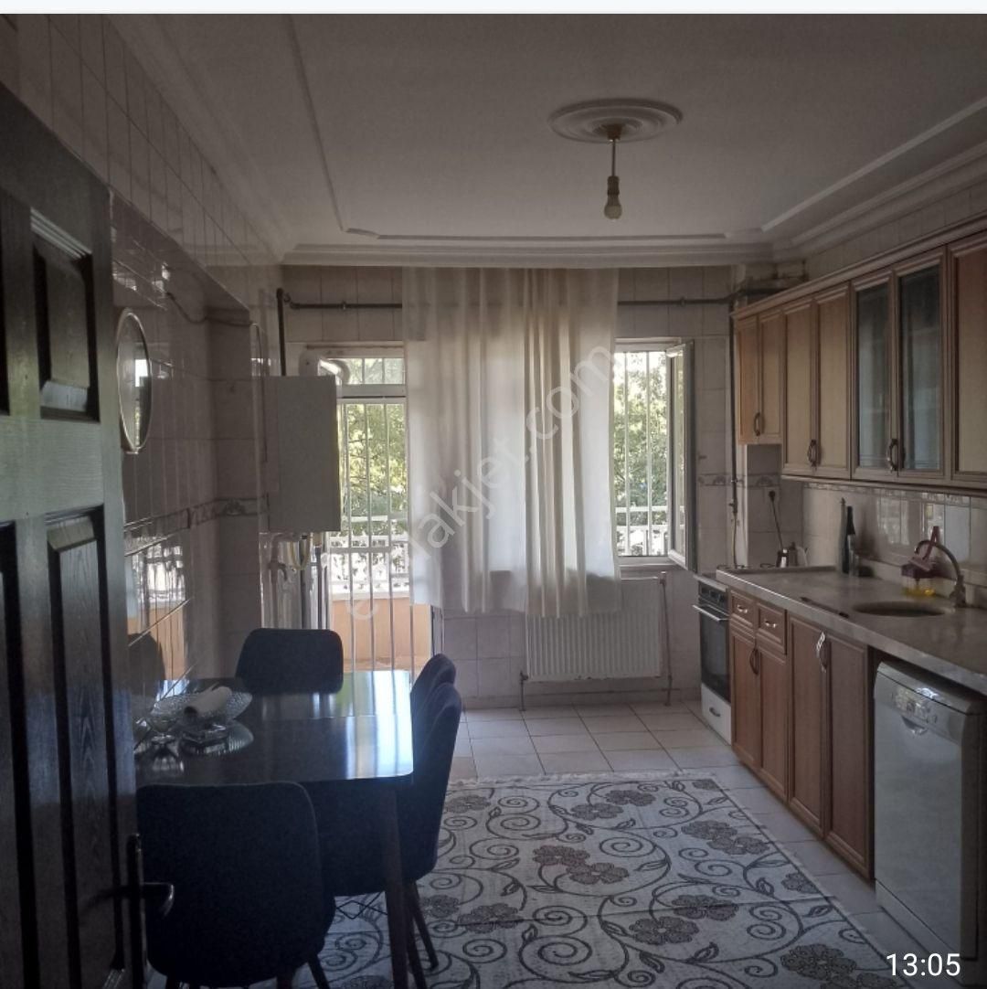 Kent Meydaninda Ana Cadde Üzerinde