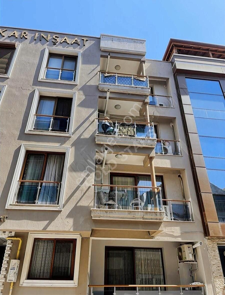İzmir Küçük Çiğli 3+1 Satılık Daire
