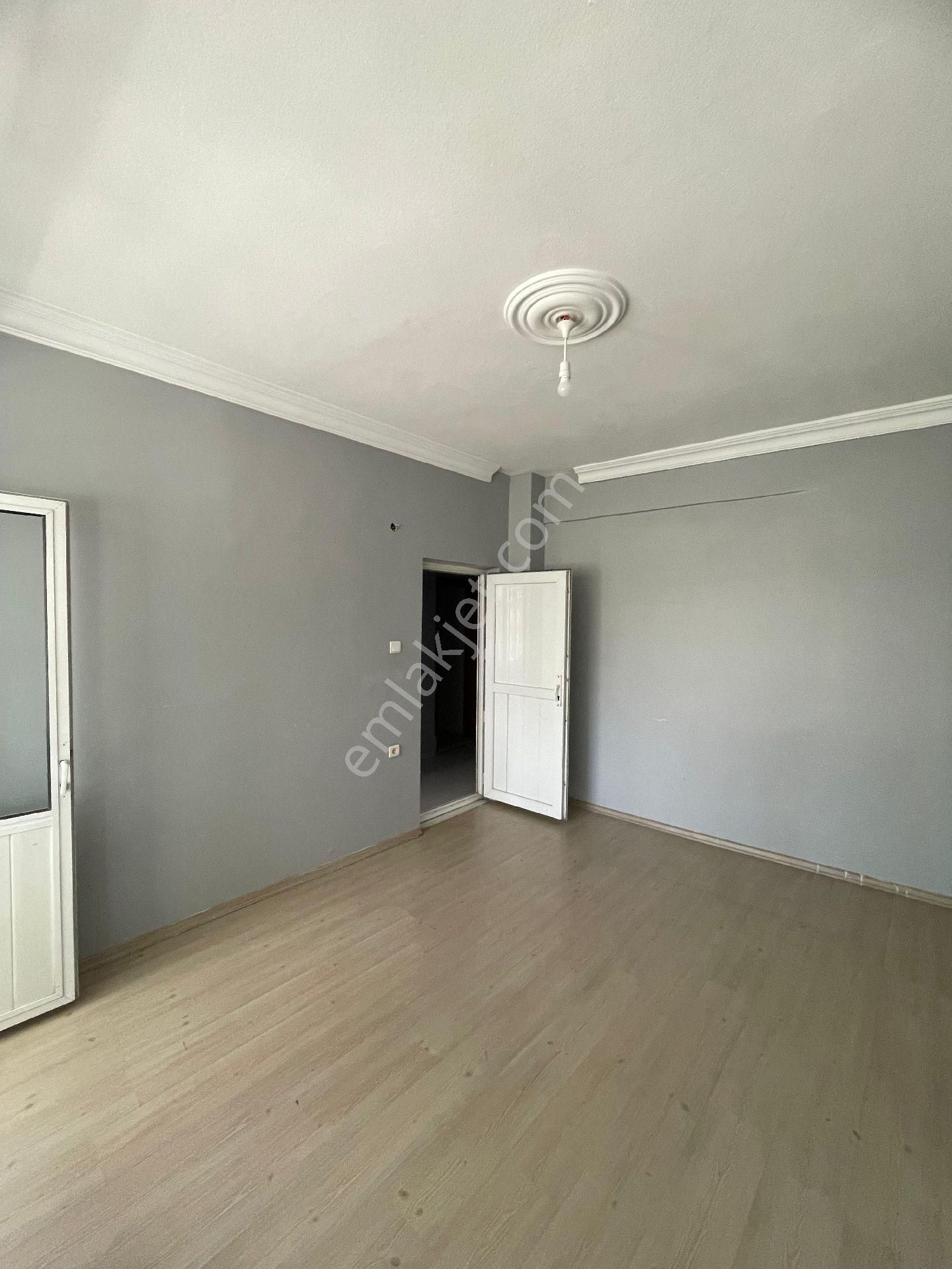 Acil Sahibinden Bağcılar 15 Temmuz Mahallesi'nde Satılık 3+1 Daire Ve %32.55 Bina Hissesi - Görsel 9