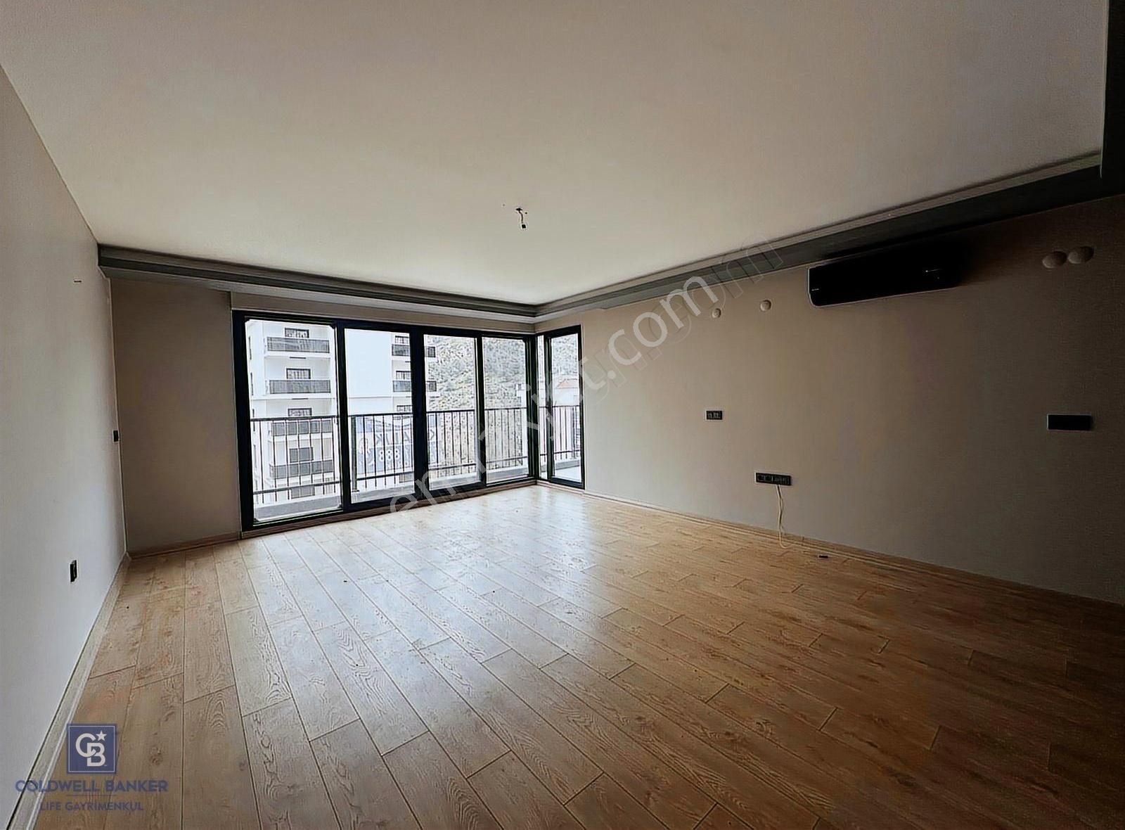 Körfez Mahallesi 3+1 Yerden Isıtmalı 120 M2 Satılık Daire