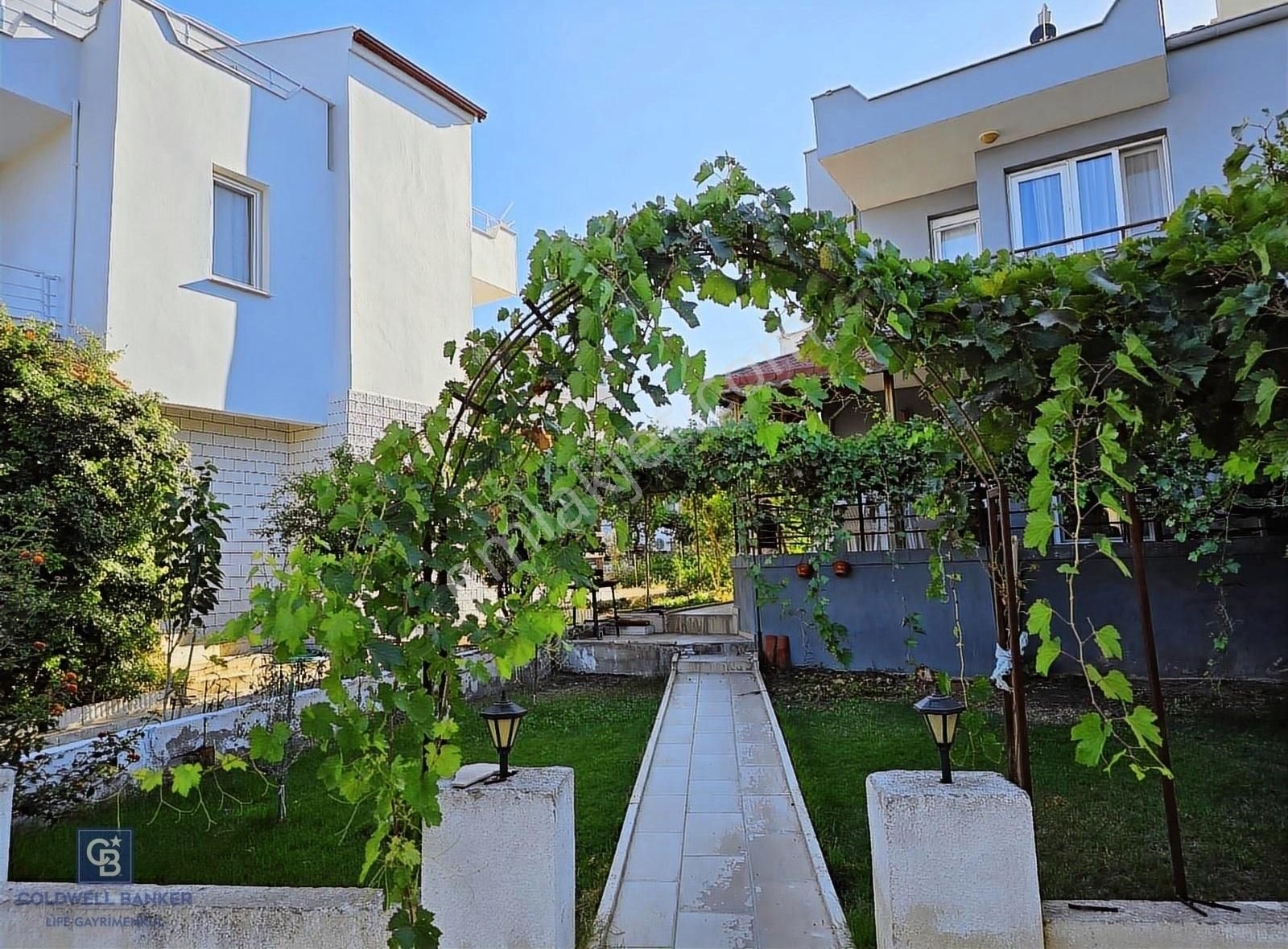 Çeşme Çiftlik Doruk Sitesinde Satılık Trıpleks 4+1 Villa - Görsel 13