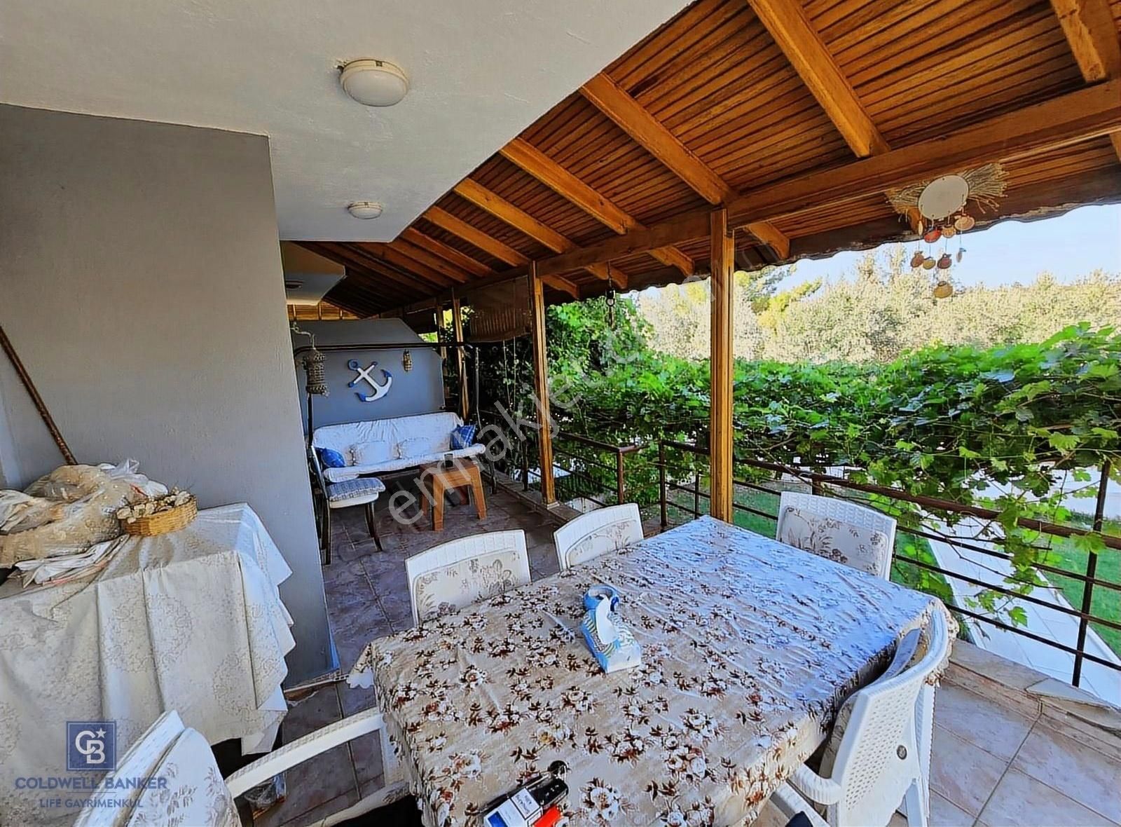 Çeşme Çiftlik Doruk Sitesinde Satılık Trıpleks 4+1 Villa - Görsel 2