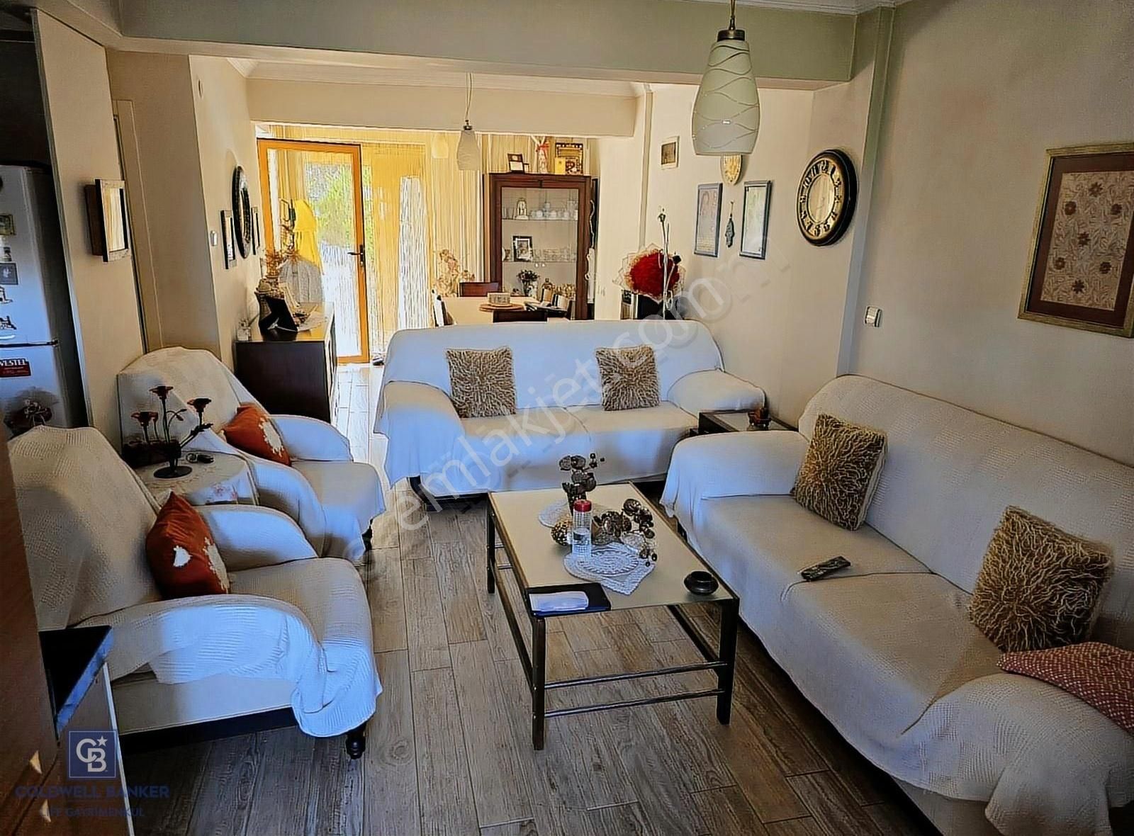 Çeşme Çiftlik Doruk Sitesinde Satılık Trıpleks 4+1 Villa - Görsel 3