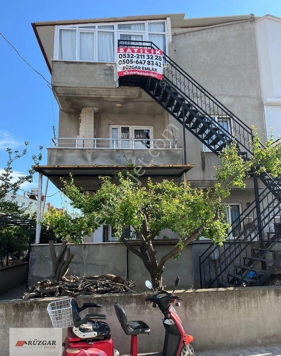 Fiyat Düştü Burhaniye Öğretmenlerde 5+1 Mutfak Ayrı Tripleks Villa