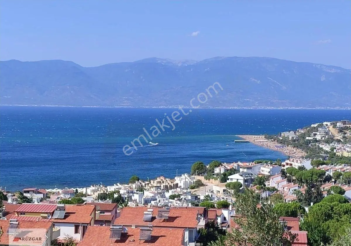 Pelitköy Sahilinde Harika Deniz Manzaralı 269 M2 Arsa