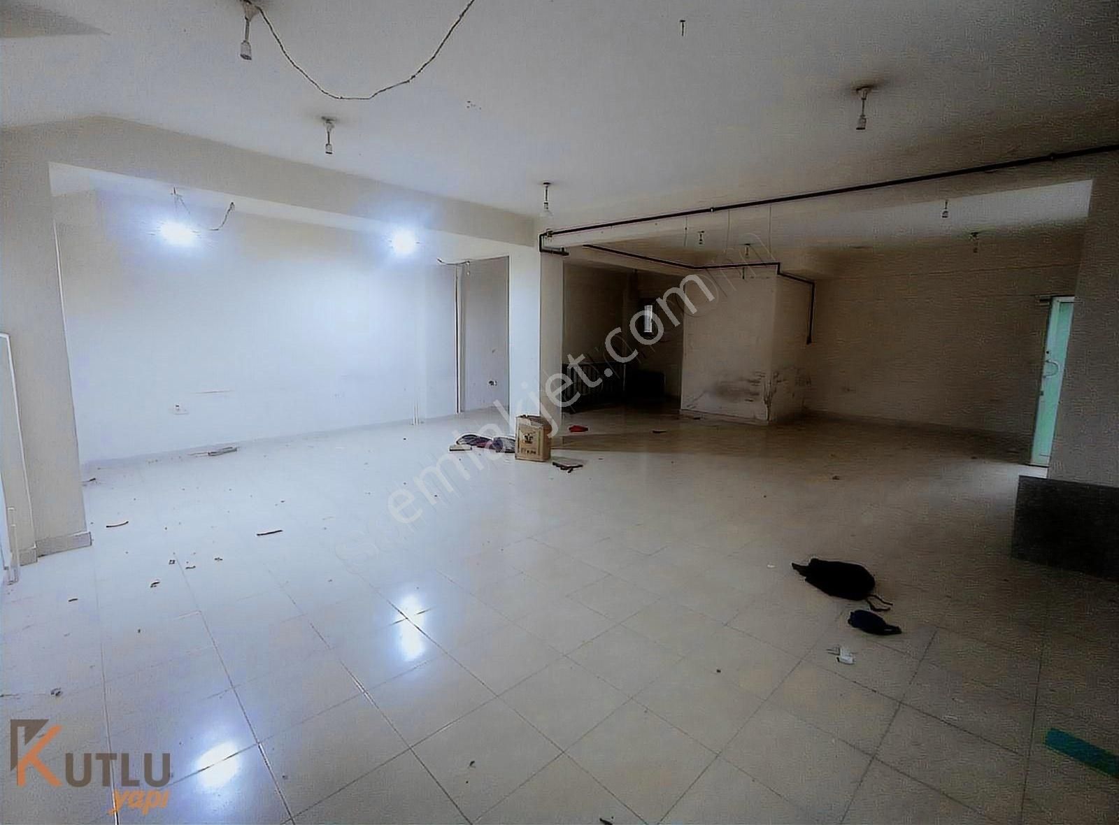 Esenyurt Necip Fazil 2 Katli 200 M2 Dükkan