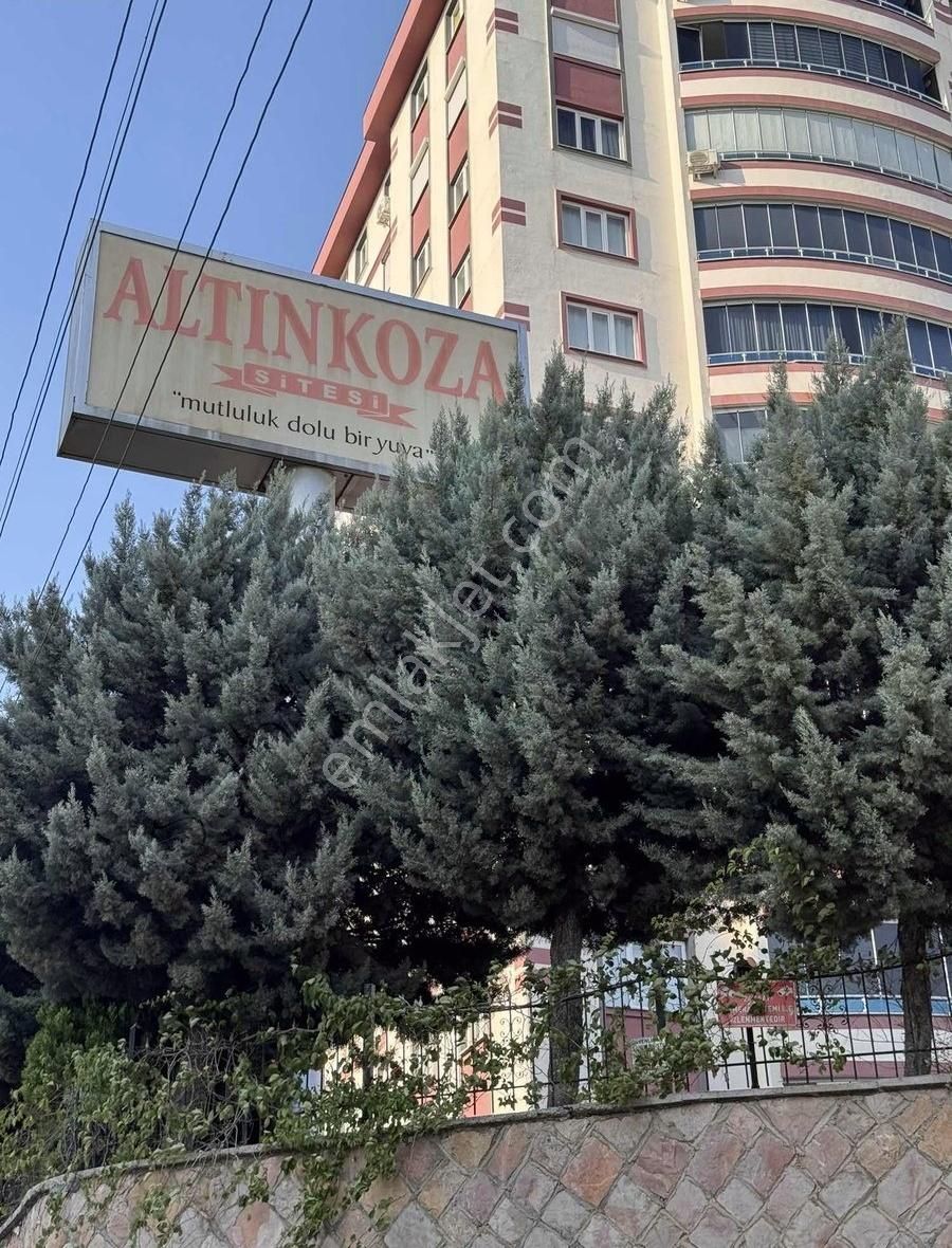 Küçükoğlu Gayrimenkulden Altınkoza Sitesi Kiralık 3+1 Daire