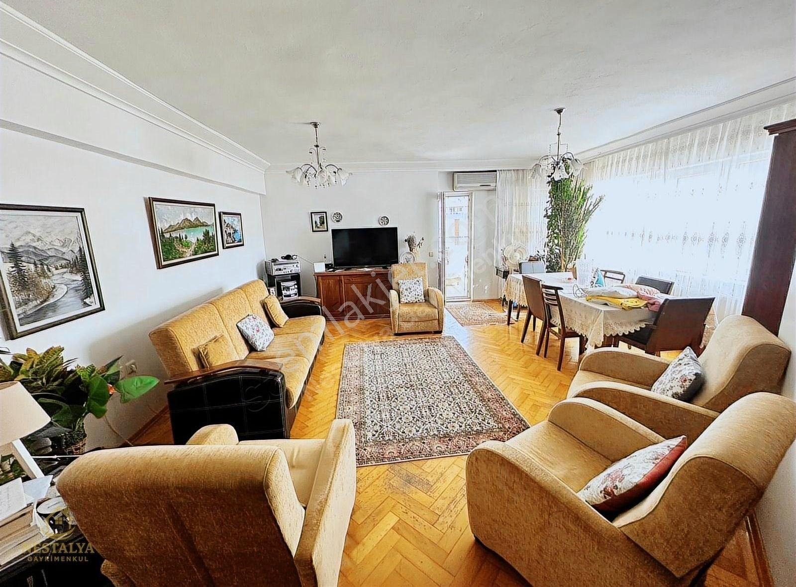 Konyaaltı Siteler'de Katta Doğalgazlı Satılık 3+1 135 M2 Daire