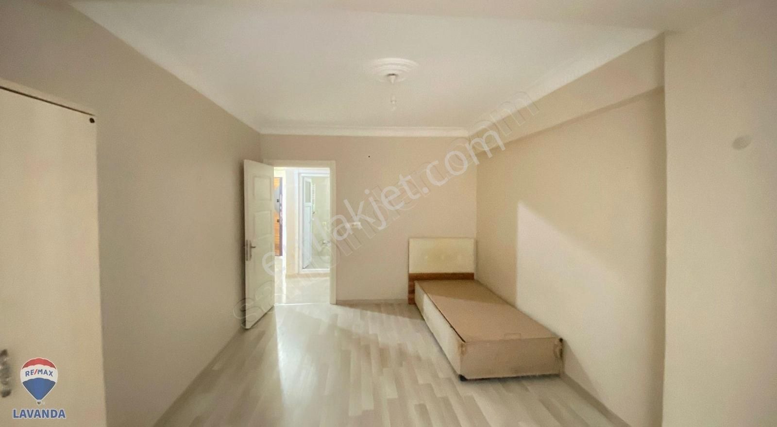 Remax Lavanda'dan Sultangazi Esentepe Mah Kiralık Daire