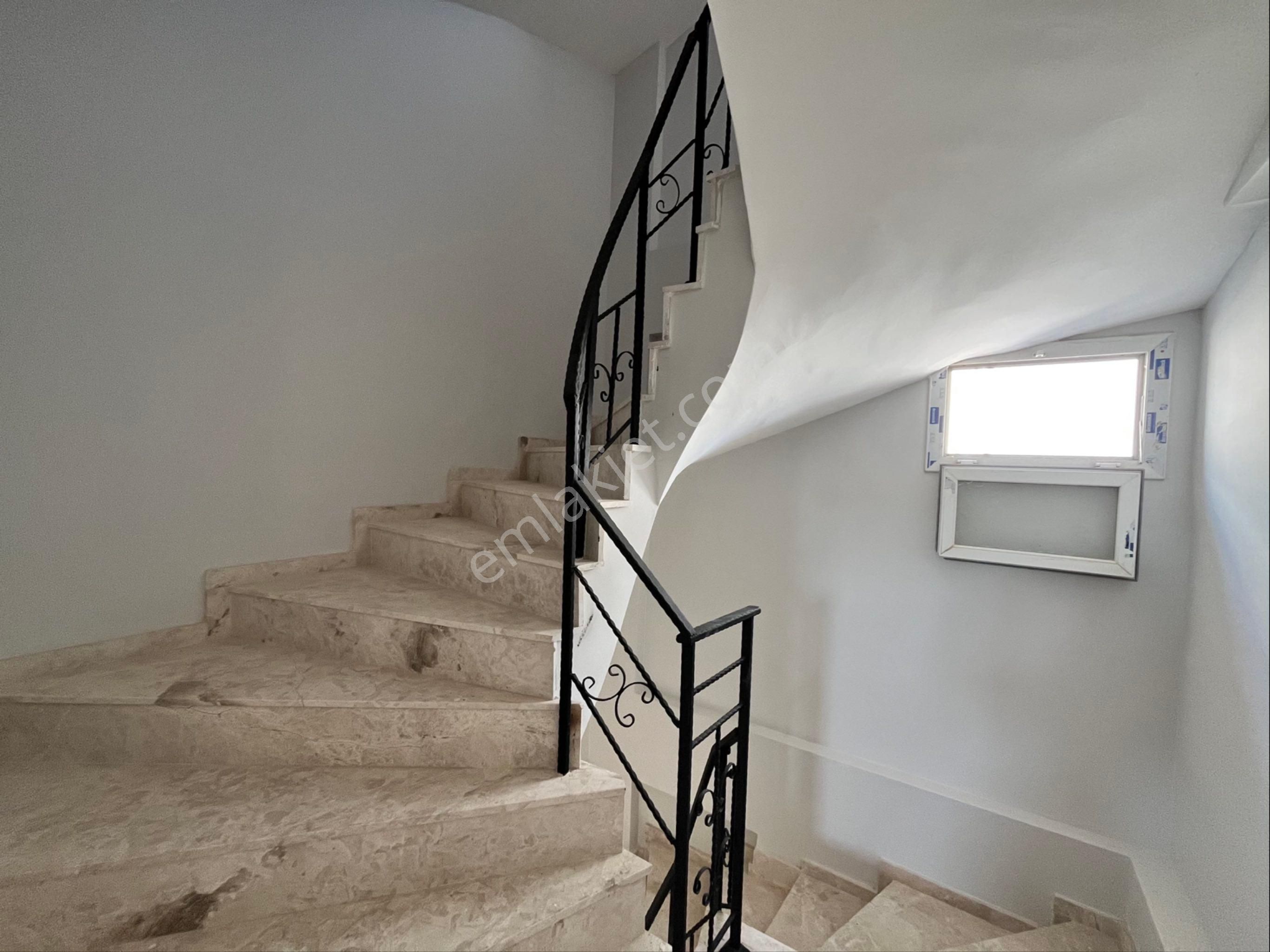 Seferihisar Camikebir Mahallesinde Yatırıma Uygun Satılık Komple Bina - Görsel 6