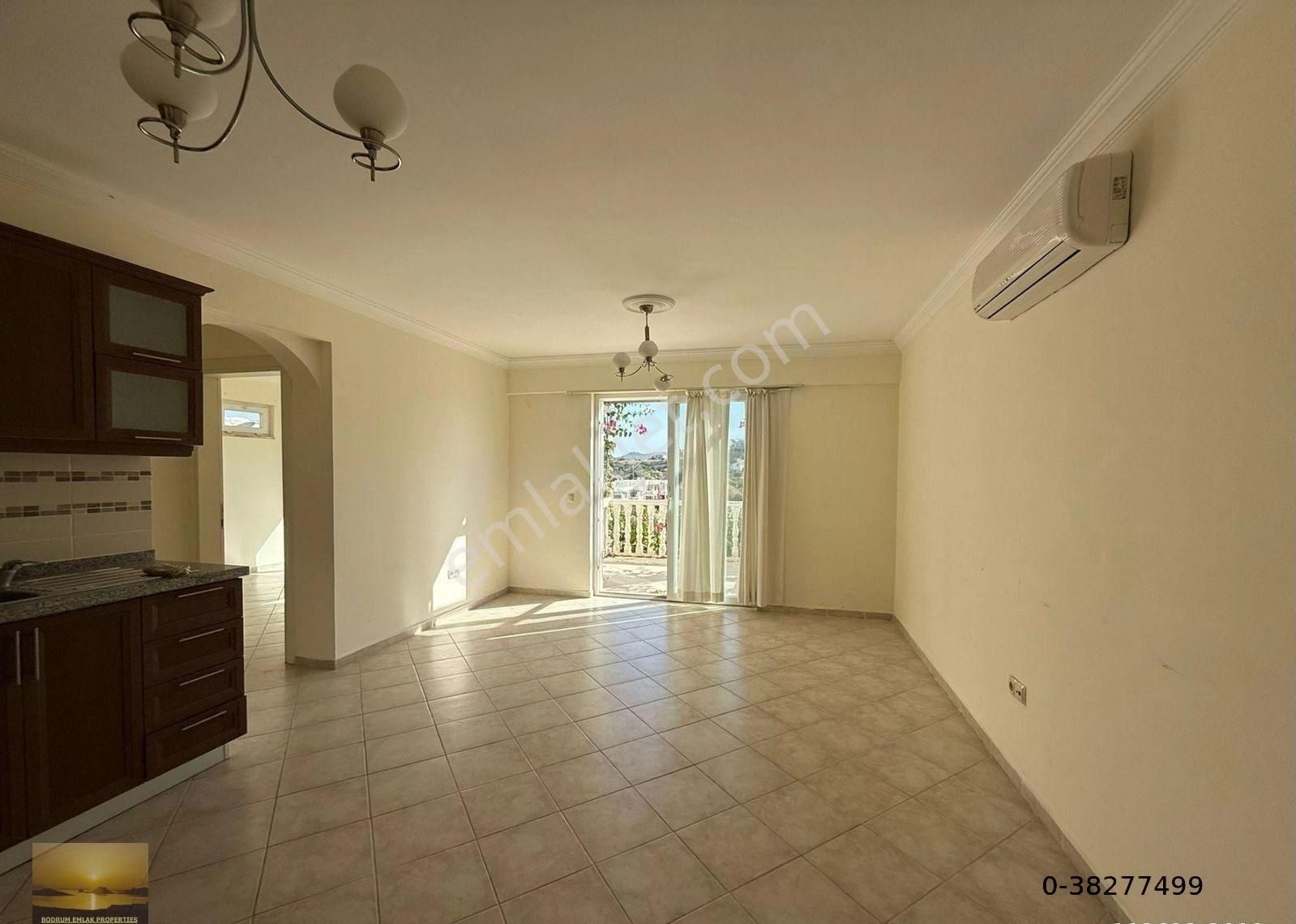 Denize Yakın Butik Sitede Satılık Manzaralı Üstkat Ev İngilizden Uygun Fiyata Ev Güvenlikli Havuzlu - Görsel 21