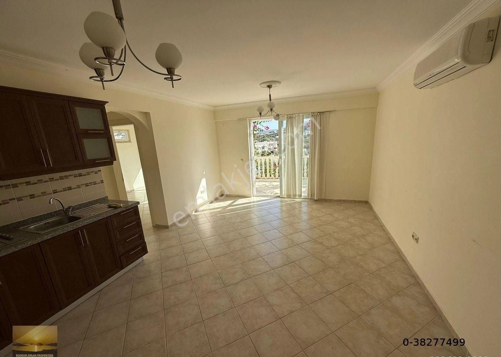 Denize Yakın Butik Sitede Satılık Manzaralı Üstkat Ev İngilizden Uygun Fiyata Ev Güvenlikli Havuzlu - Görsel 27