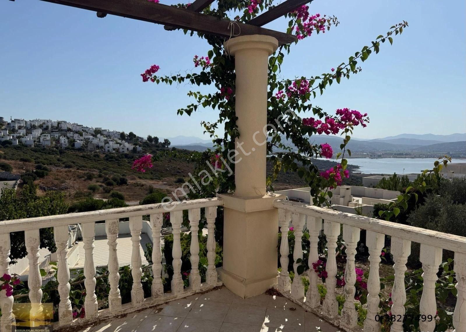 Denize Yakın Butik Sitede Satılık Manzaralı Üstkat Ev İngilizden Uygun Fiyata Ev Güvenlikli Havuzlu - Görsel 26