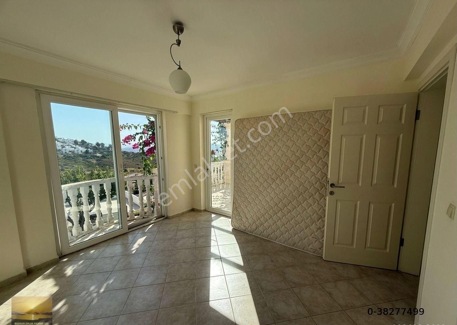 Denize Yakın Butik Sitede Satılık Manzaralı Üstkat Ev İngilizden Uygun Fiyata Ev Güvenlikli Havuzlu - Görsel 6