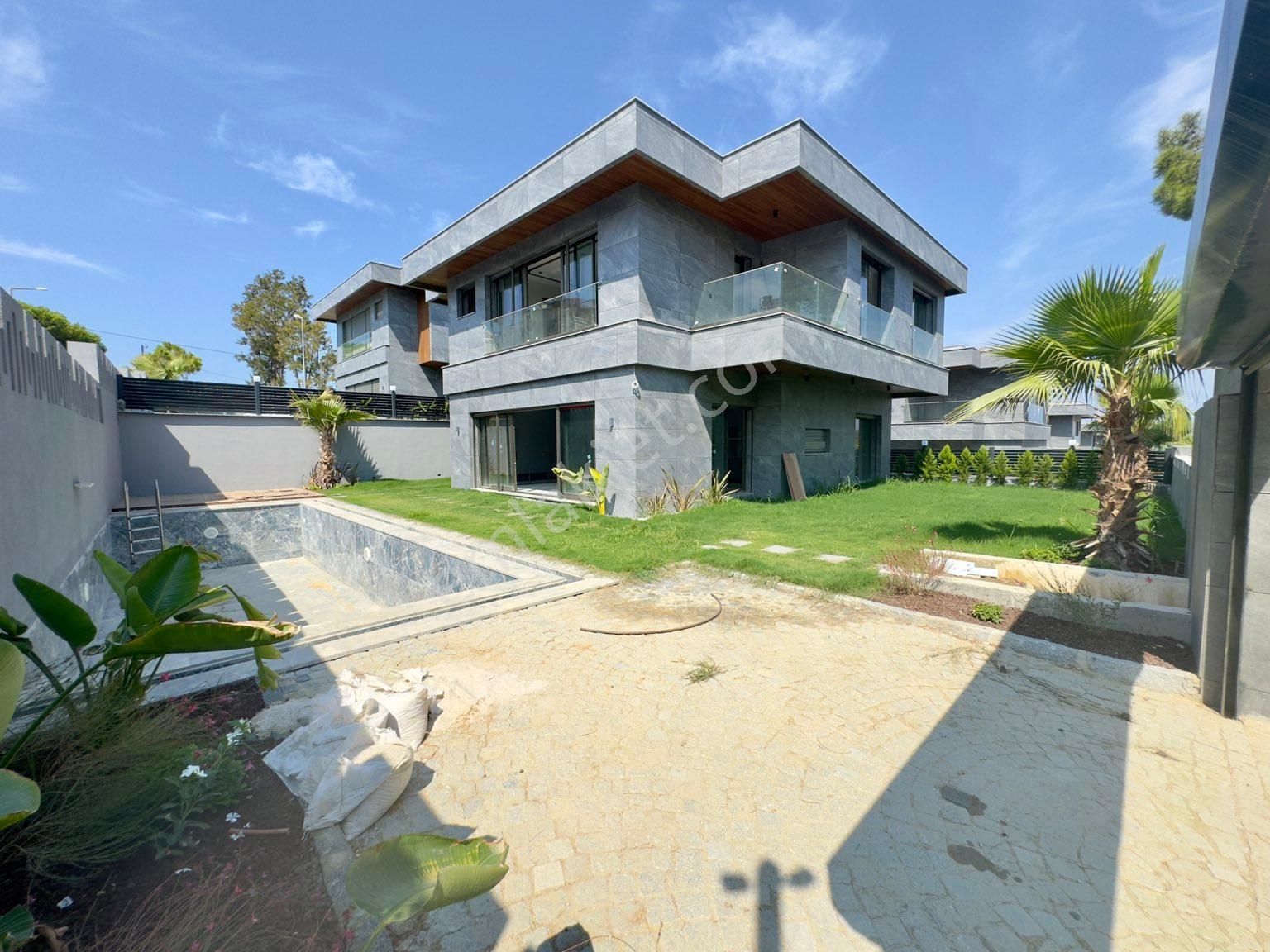 Kadınlar Denizinde Lüks Geniş Denize Yakın Satılık Villa - Görsel 3