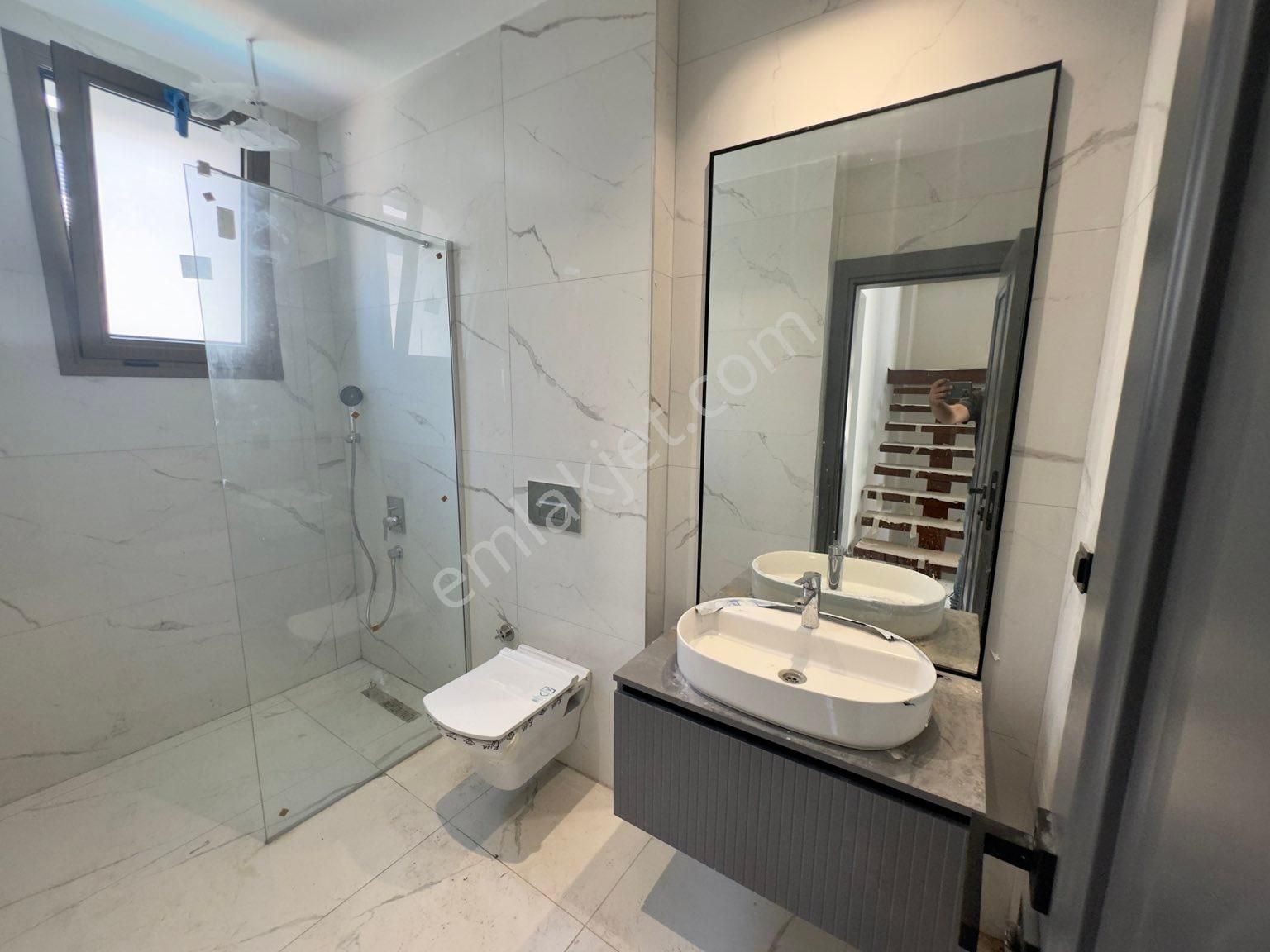 Kadınlar Denizinde Lüks Geniş Denize Yakın Satılık Villa - Görsel 14