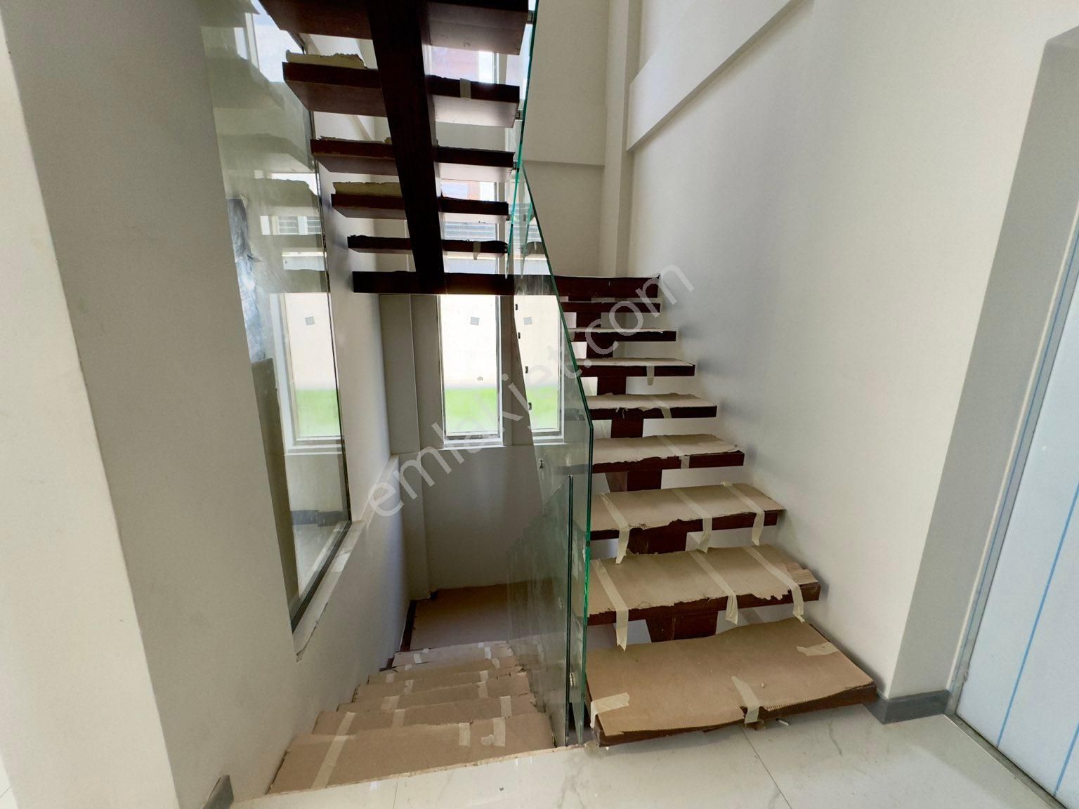 Kadınlar Denizinde Lüks Geniş Denize Yakın Satılık Villa - Görsel 17