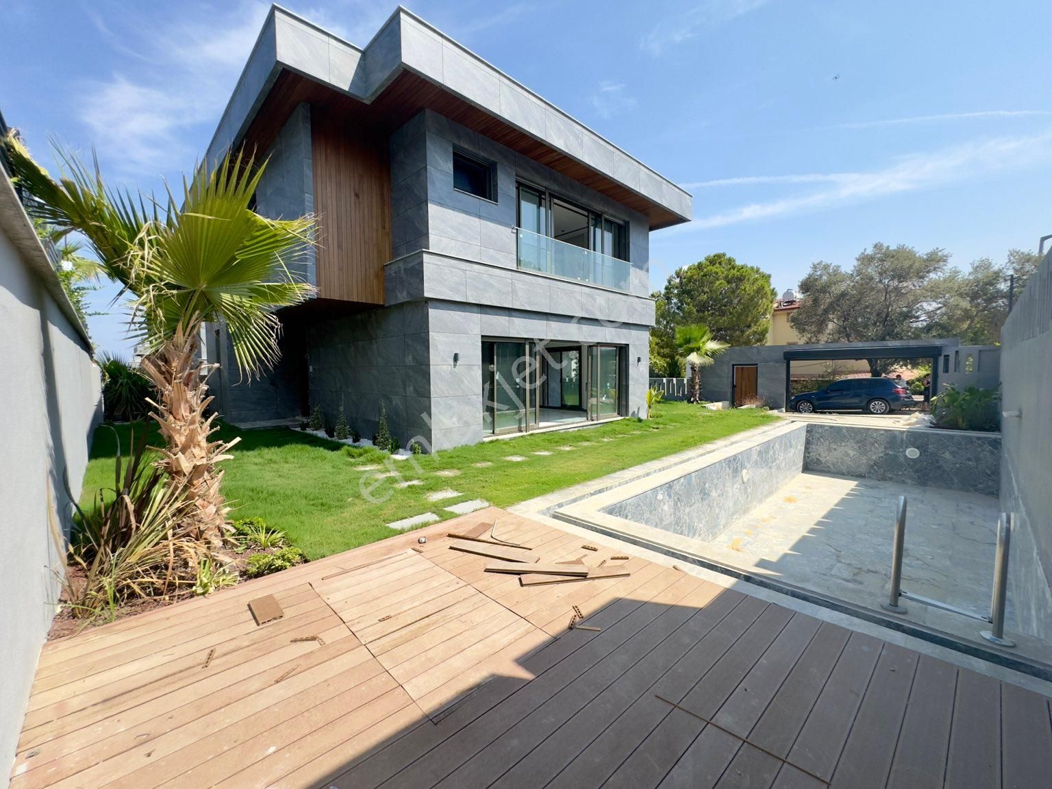 Kadınlar Denizinde Lüks Geniş Denize Yakın Satılık Villa - Görsel 7