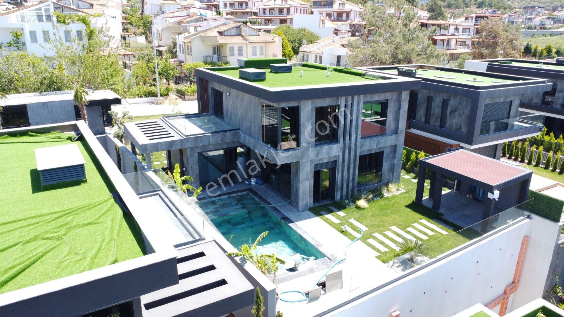 Kuşadasında Satılık Avangarte Özel Tasarım Müstakil Villa