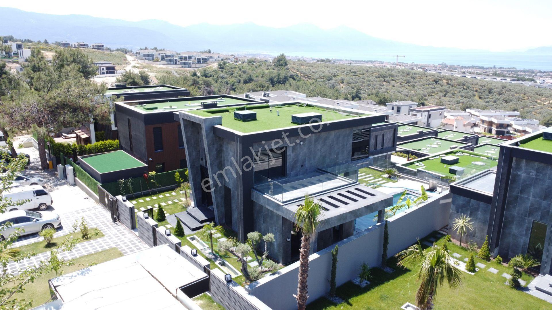 Kuşadasında Satılık Avangarte Özel Tasarım Müstakil Villa - Görsel 3