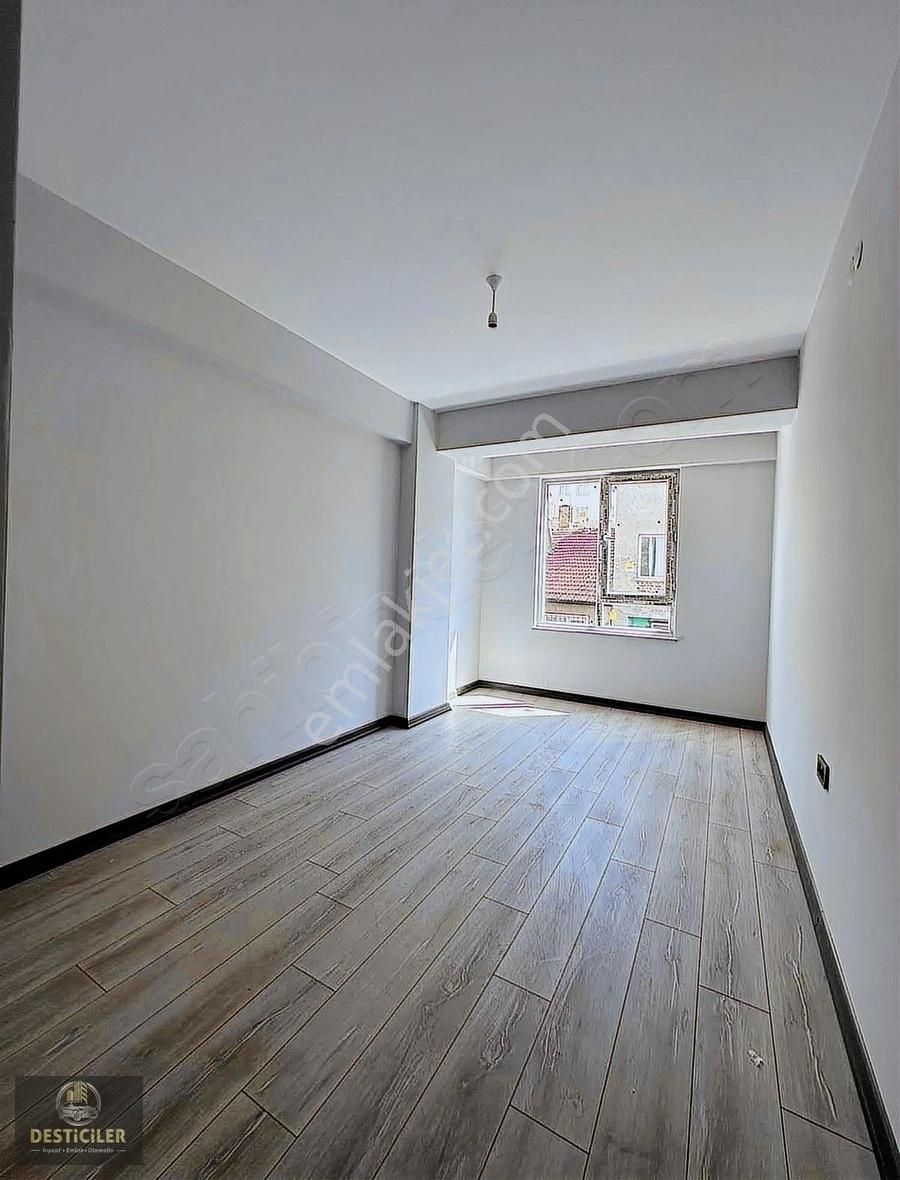 Ad-desticiler Zafer Mahallesi 2+0 Geniş Kullanışlı Daire - Görsel 3