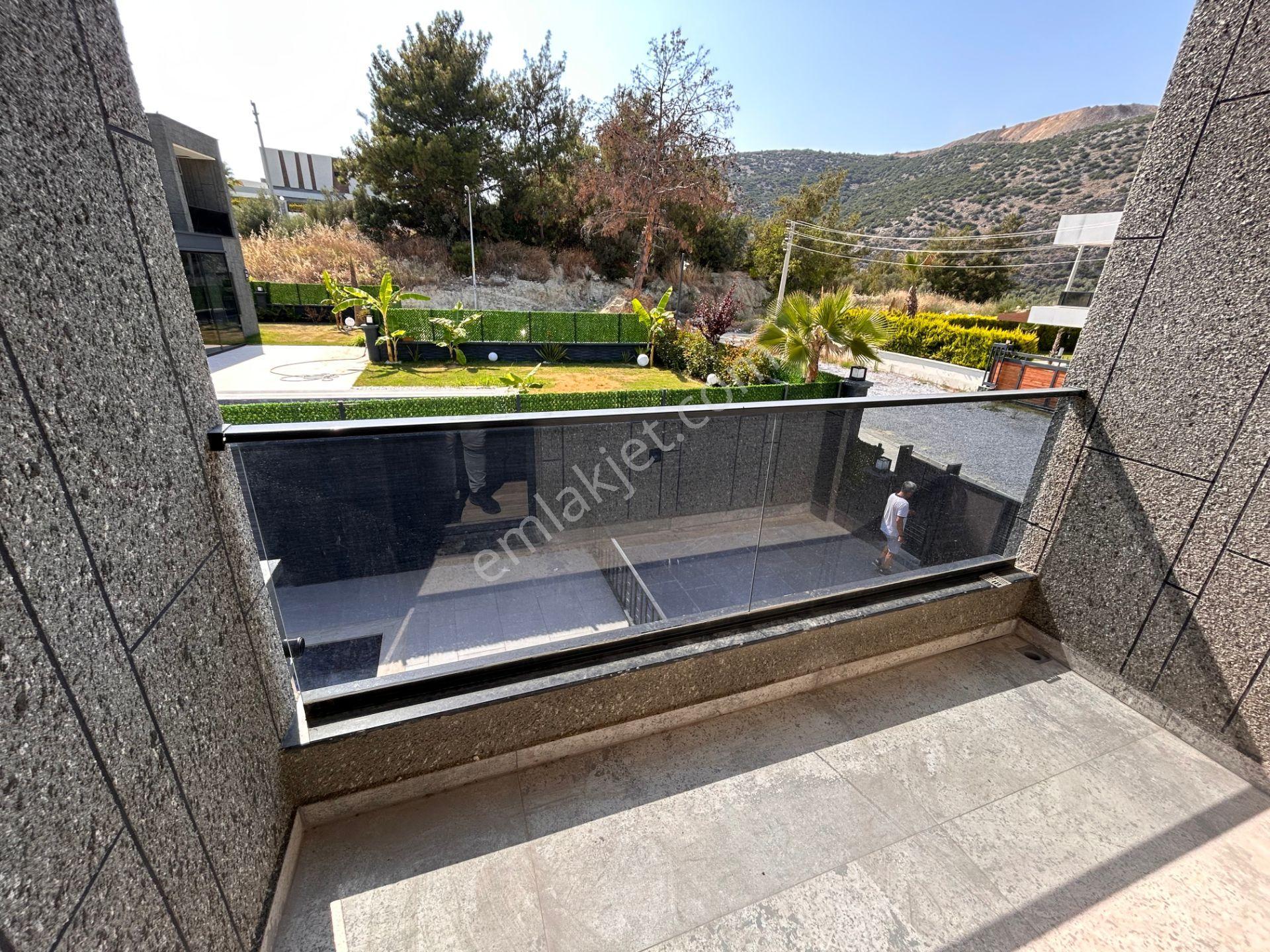 Kuşadası Merkezde Doğalgazlı 4+1 Müstakil Villa - Görsel 17