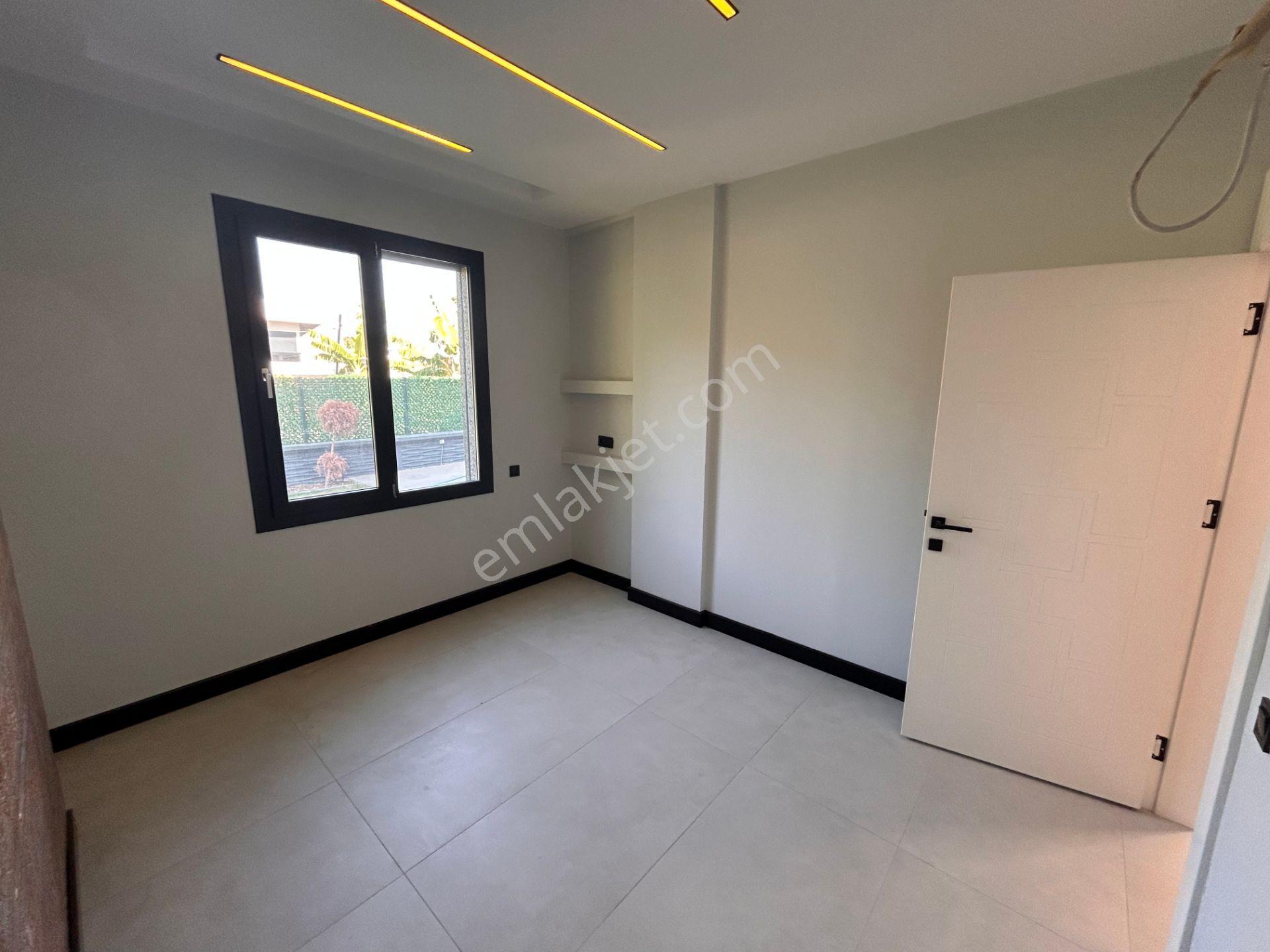 Kuşadası Merkezde Doğalgazlı 4+1 Müstakil Villa - Görsel 32