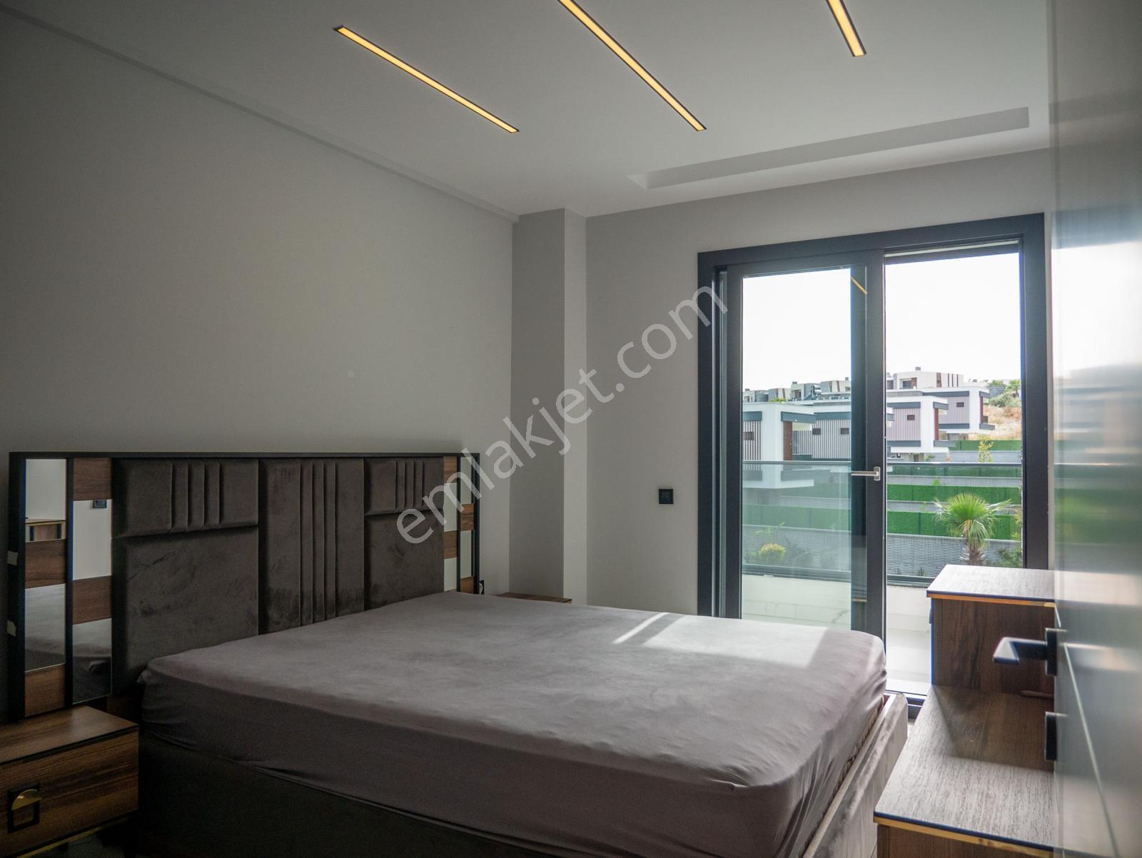 Kuşadası Merkezde Doğalgazlı 4+1 Müstakil Villa - Görsel 24