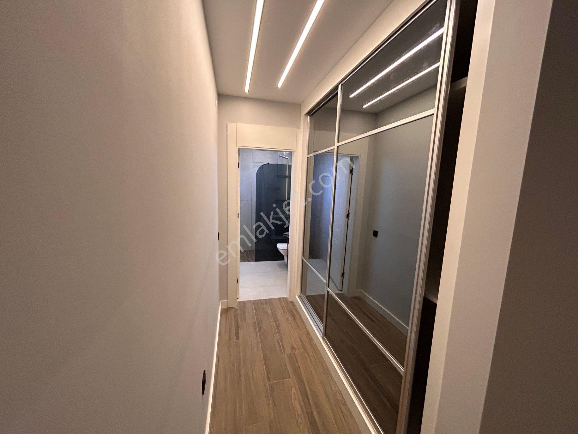 Kuşadası Merkezde Doğalgazlı 4+1 Müstakil Villa - Görsel 15