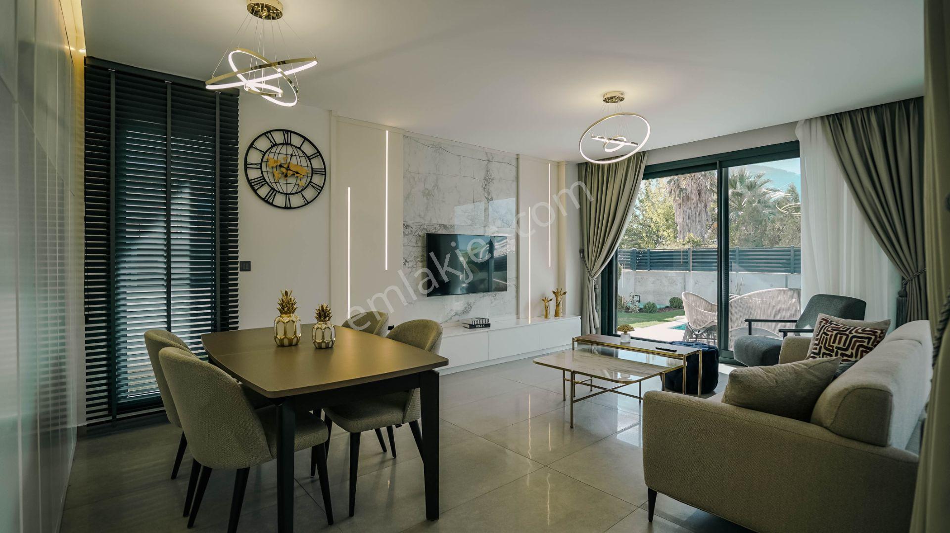 Kuşadası Güzelçamlıda Lüks Müstakil Satılık Villa - Görsel 14