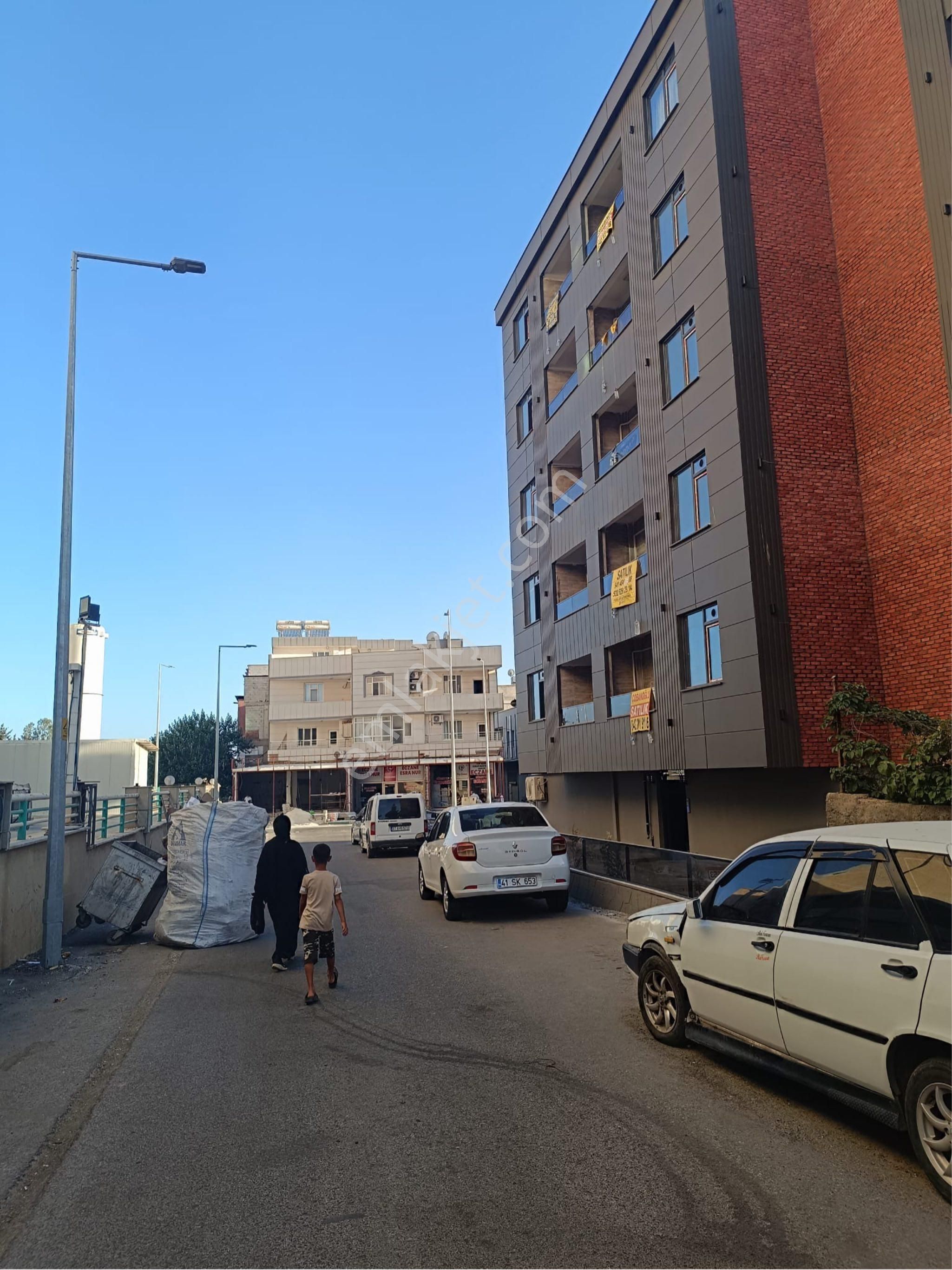 Acil Satlık Osm Hastahanesi Yanında