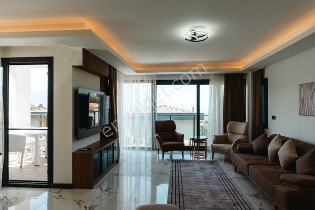 Kuşadası Soğucak'ta Müstakil Özel Havuzlu Eşyalı Villa-aidat Yok - Görsel 9