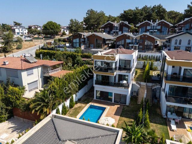 Kuşadası Soğucak'ta Müstakil Özel Havuzlu Eşyalı Villa-aidat Yok