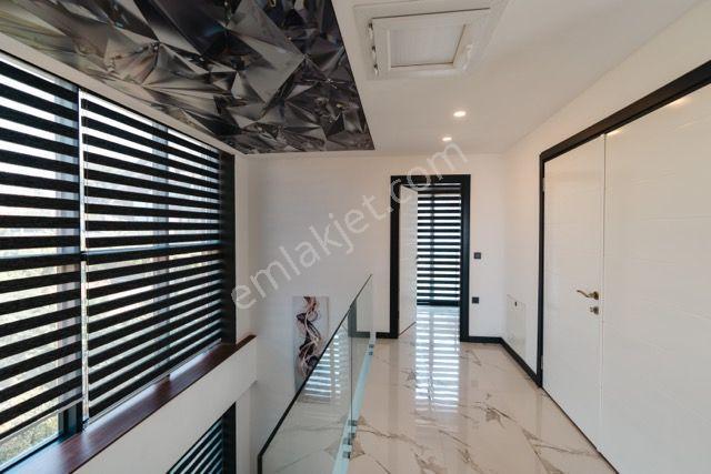 Kuşadası Soğucak'ta Müstakil Özel Havuzlu Eşyalı Villa-aidat Yok - Görsel 18