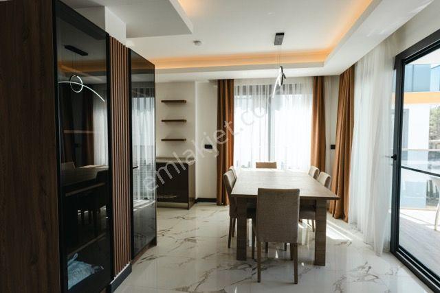 Kuşadası Soğucak'ta Müstakil Özel Havuzlu Eşyalı Villa-aidat Yok - Görsel 12