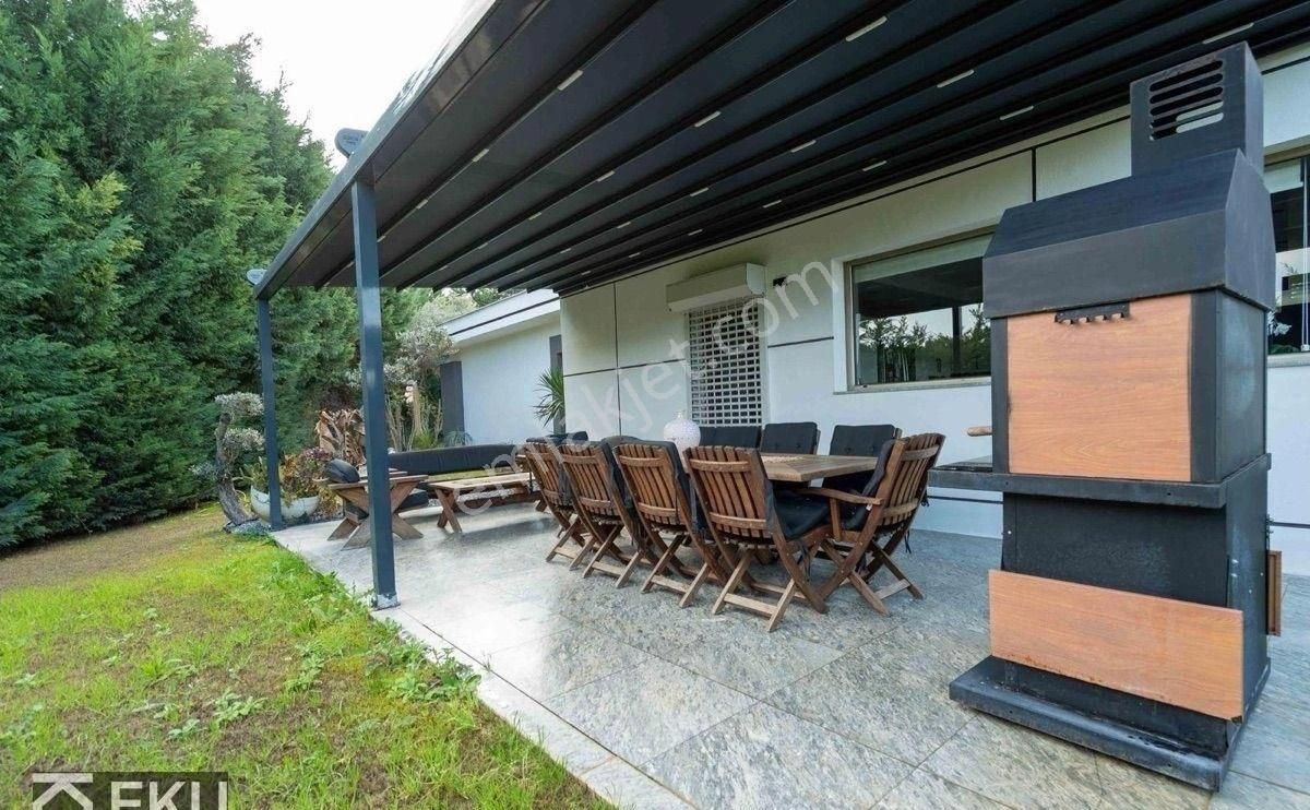 Kuşadasın'da Tek Katlı Çiftlik Evi 4+1 - Görsel 12