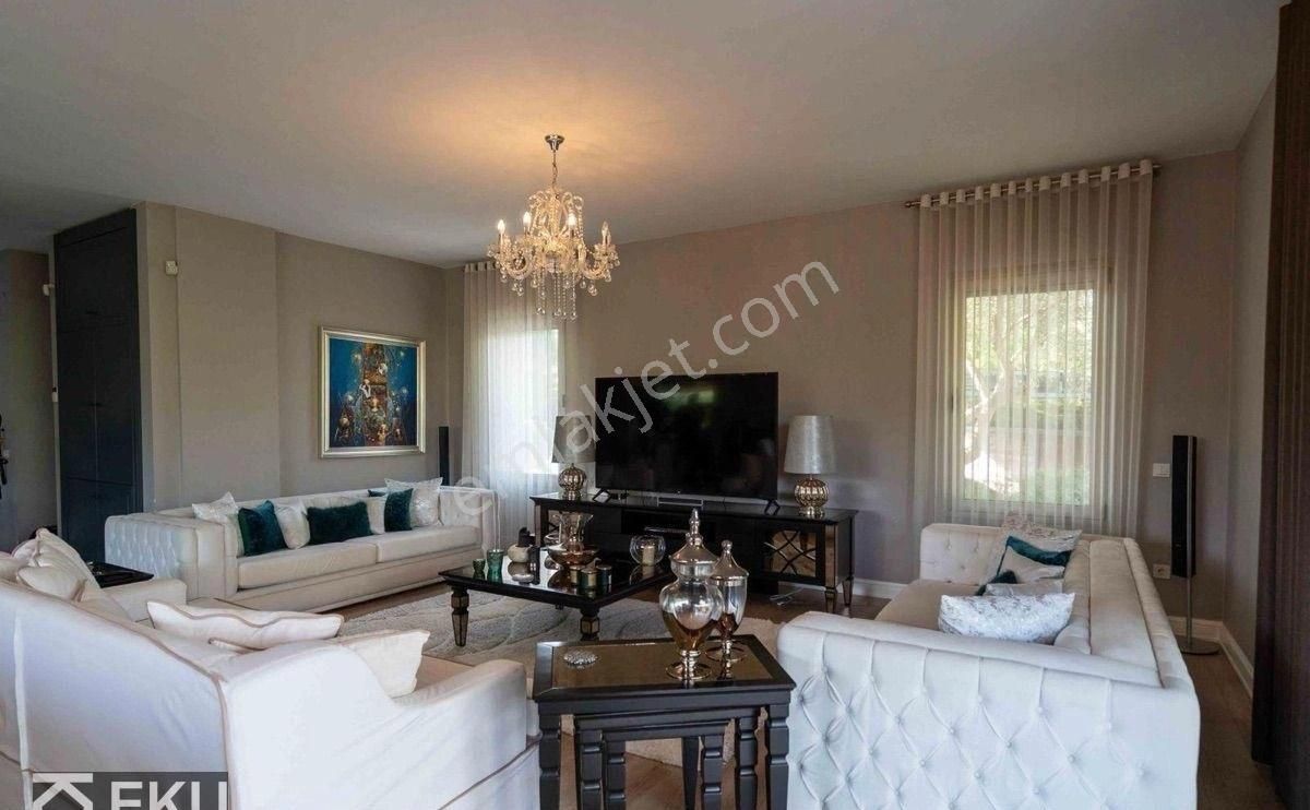 Kuşadasın'da Tek Katlı Çiftlik Evi 4+1 - Görsel 6