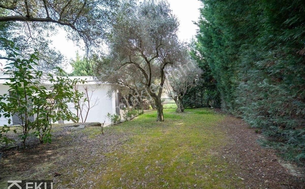 Kuşadasın'da Tek Katlı Çiftlik Evi 4+1 - Görsel 17